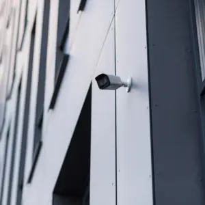 Et billede af et overvågningskamara, fordi et overvågningsfirma går meget op i SharePoint kontraktstyring med fokus på sikkerhed
